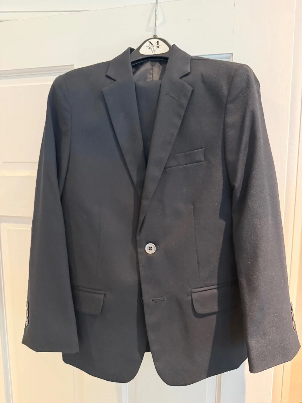 Calvin Klein Boys suit w/shirt size 10 Navy worn once